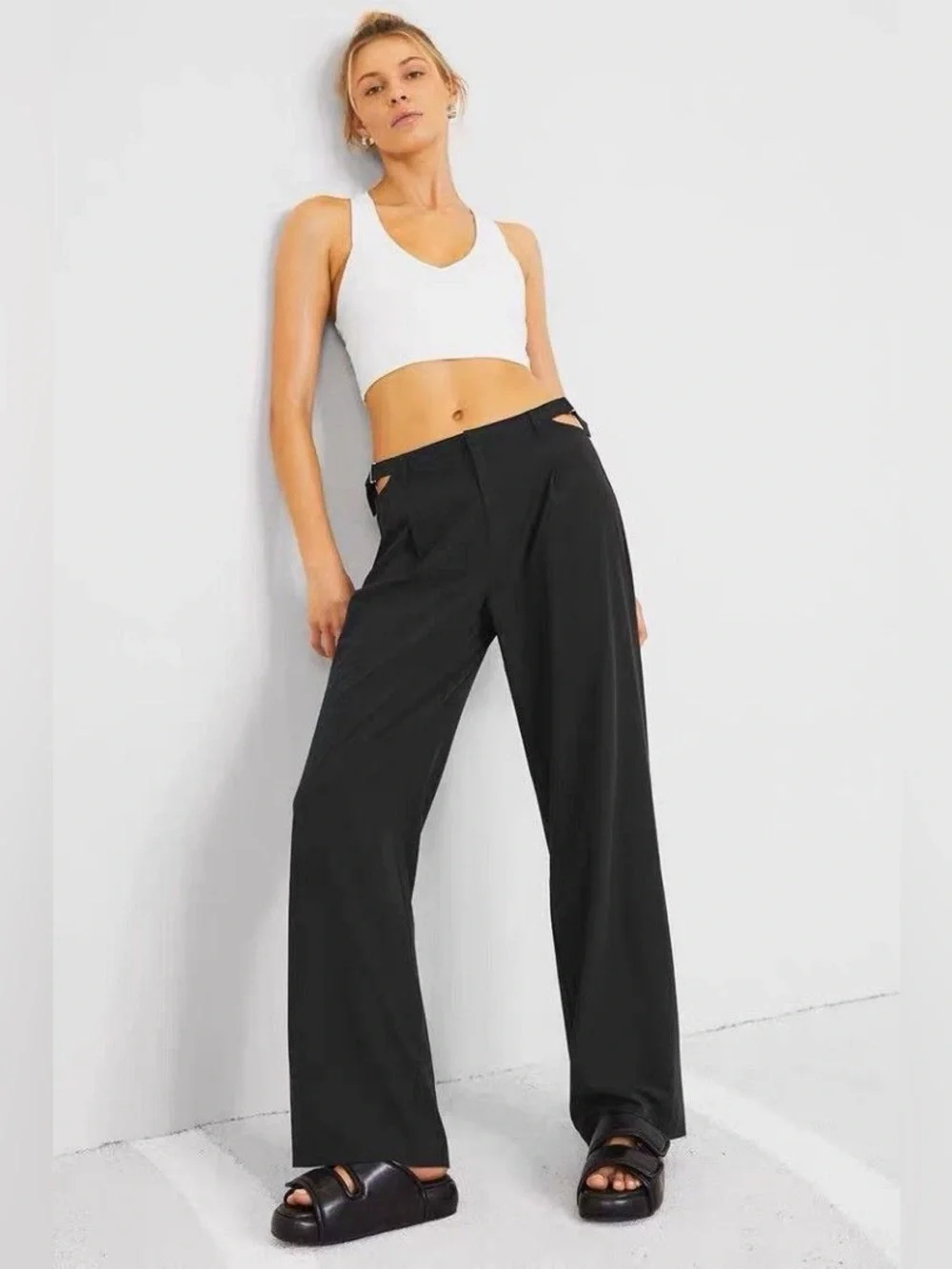 ALO Yoga Mid-Rise Showdown Trouser